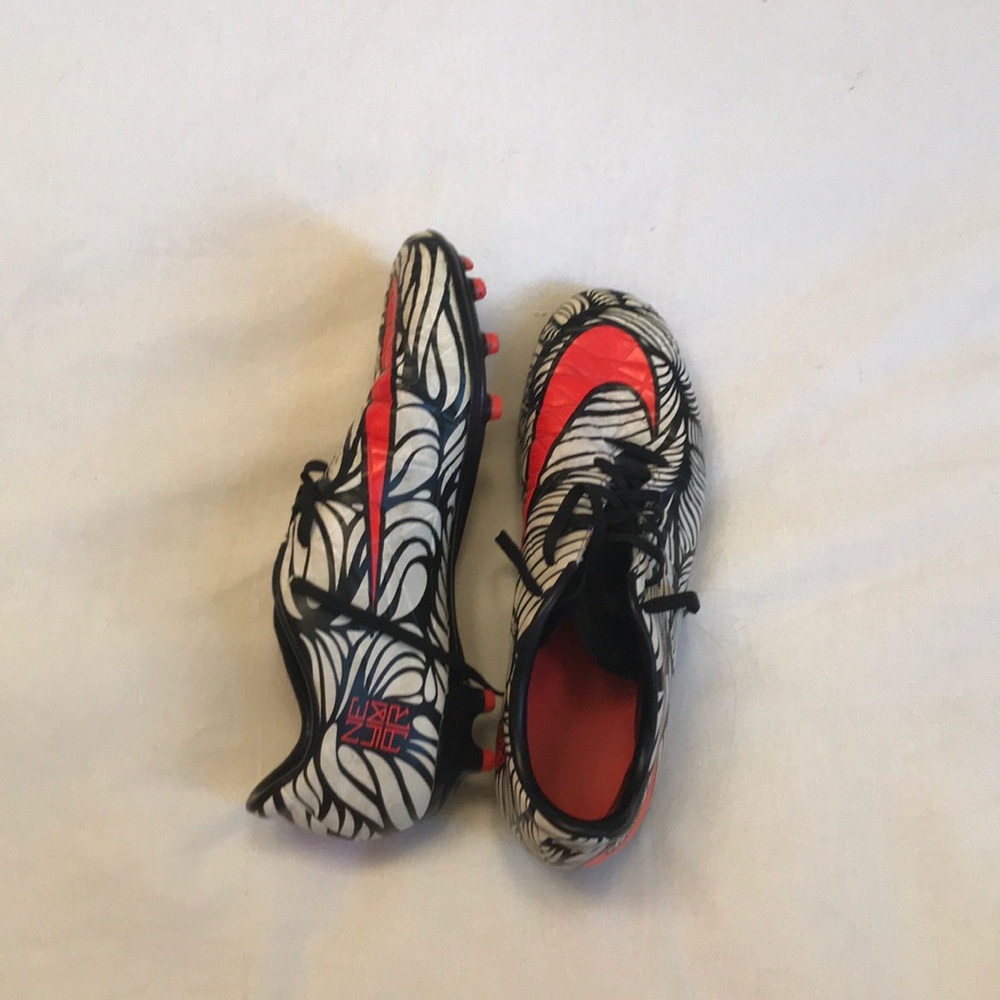 NIKE SOCCER SHOES
